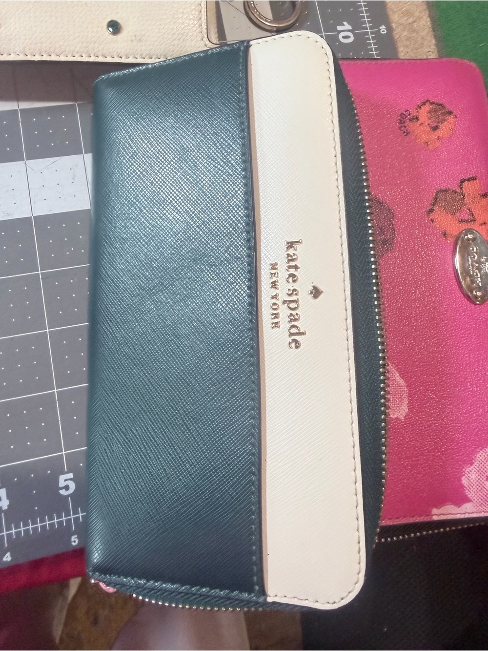 Kate Spade bundle. Three wallets all New and one card holder. Excellent buy - Picture 9 of 11